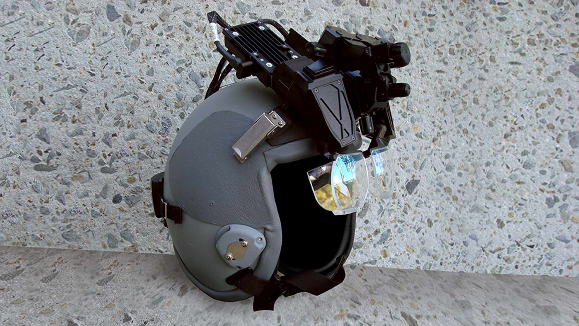 Simulation and Training Helmet Mounted Display (HMD)